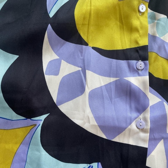 Multi color print flowy button down collared blouse - Picture 4 of 4